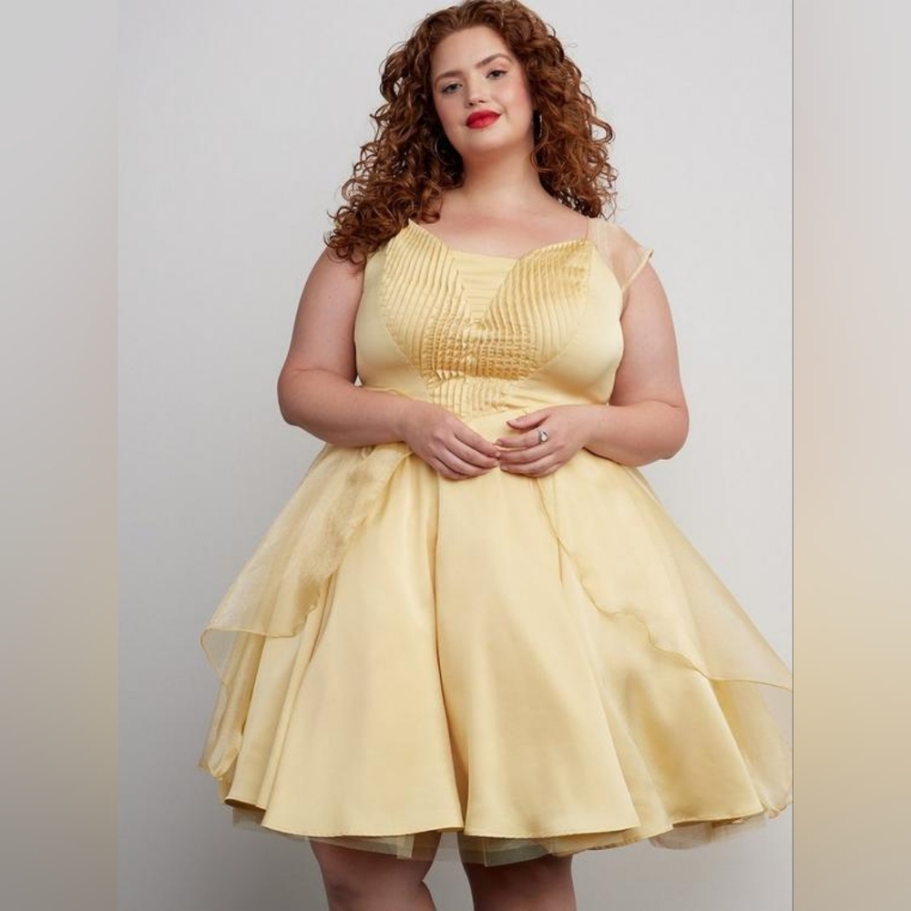 NWOT TORRID PREMIUM PRINCESS BELLE BEAUTY AND THE BEAST COSPLAY DRESS HALLOWEEN